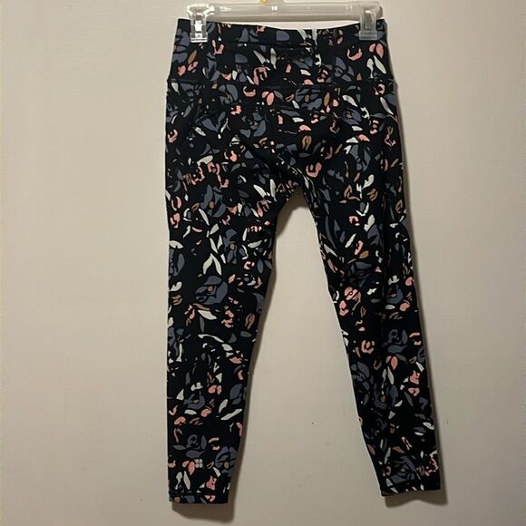 EXCELLENT CONDITION SWEATY BETTY POWER 7/8 GYM LEGGINGS SIZE SMALL - Picture 8 of 10